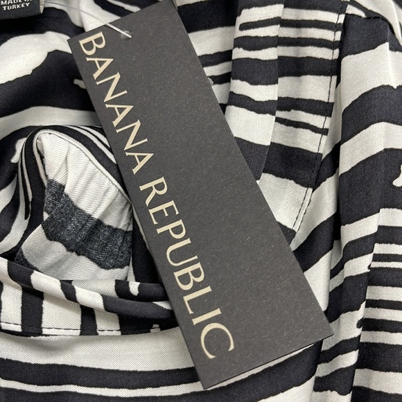 Banana Republic NWT Zebra Print Mock Neck Tie Ling Sleeve Blouse Size XS - Picture 10 of 12